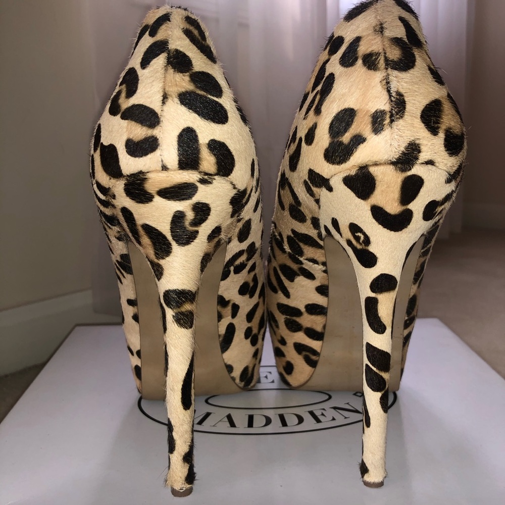 Steve Madden Leopard Print Stilettos - Picture 2 of 5